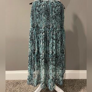 ✨✨Women’s High Low Snake Skin Skirt✨✨